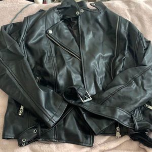 Black leather jacket 💖✨